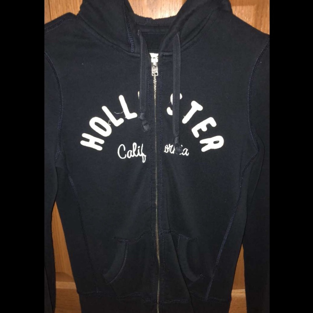 Navy Hollster sweatshirt | Woman’s Small